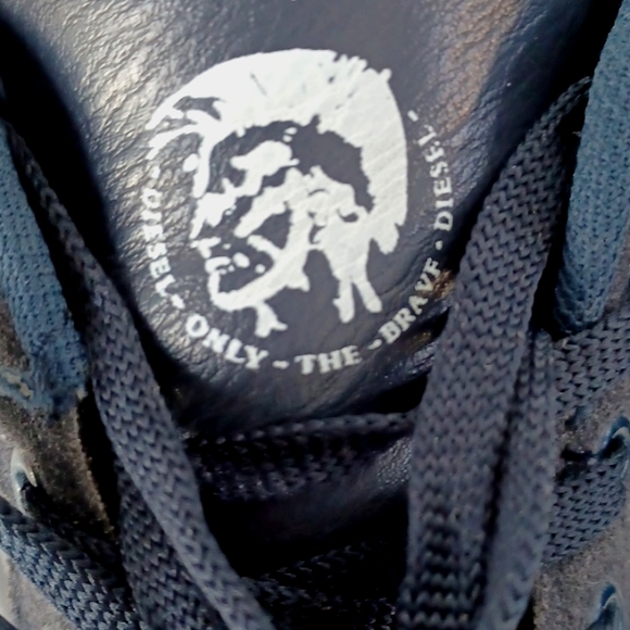 DIESEL limited edition sneakers. Size 9.5 - Picture 6 of 8